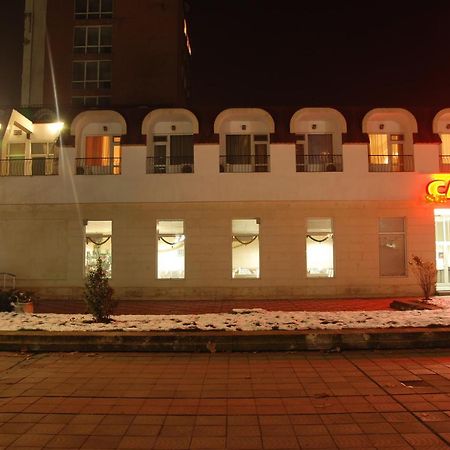 Hotel Ogosta Монтана Экстерьер фото